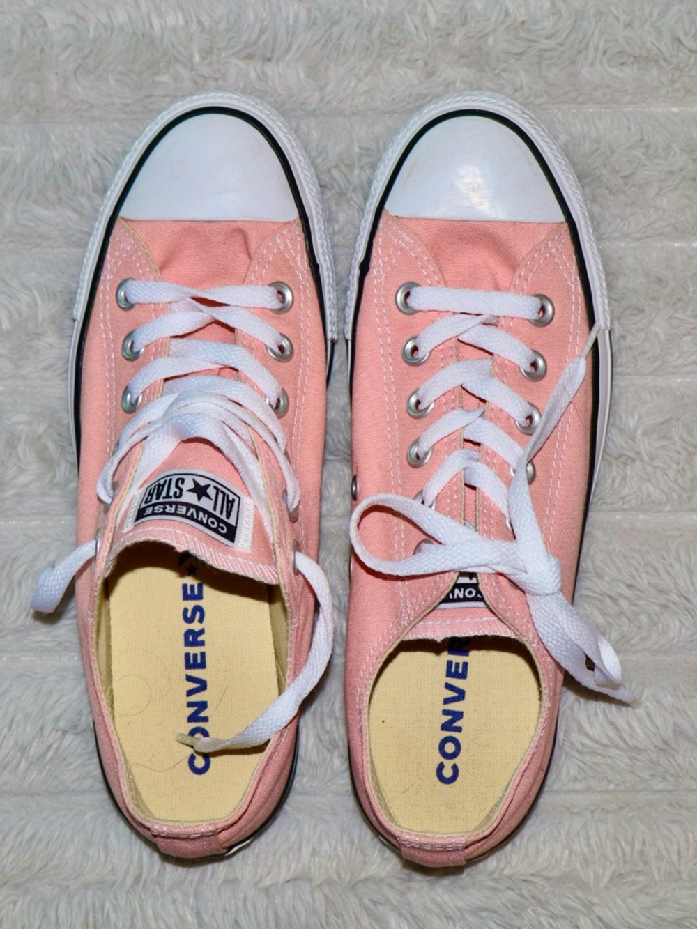 Converse Low Top Sneakers in Pink and White